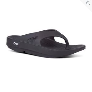 Oofos Ooringinal Recovery thong sandals In Black Rubber Sz M7 W9